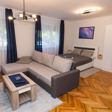 Apartman Studio Blue Subotica Exterior foto